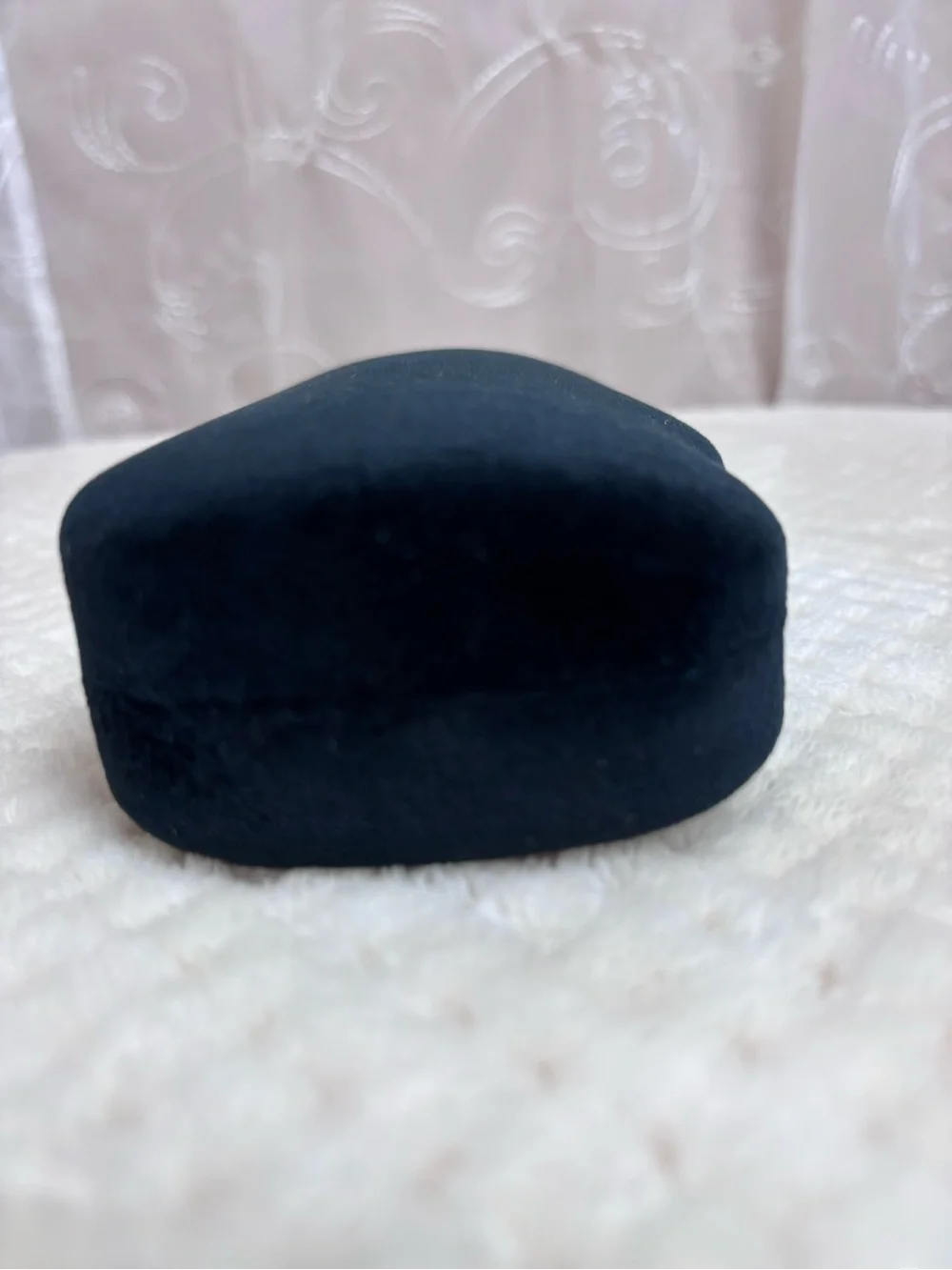 Gucci Hard Shell Clam Glasses Case